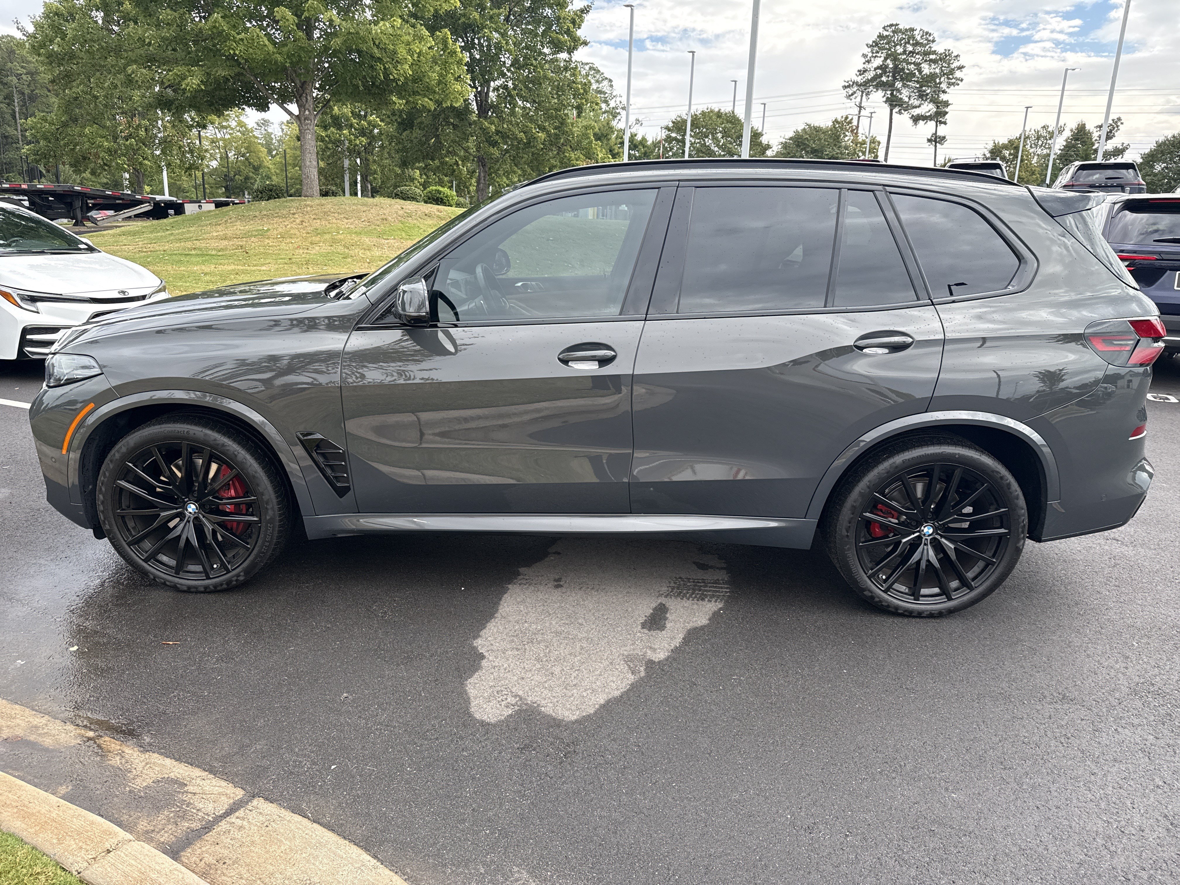 Used 2026 BMW X5 xDrive40i w/ M Sport Package AWD/4WD image 9