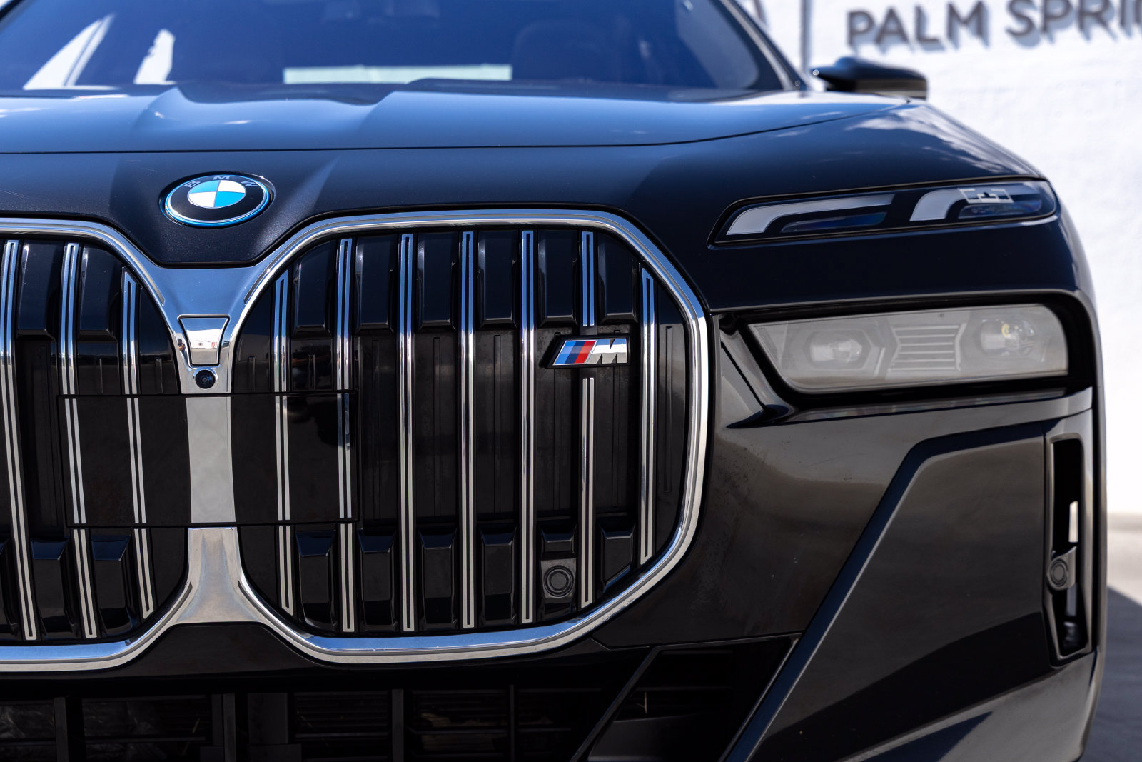 Used 2024 BMW i7 M70 w/ Premium Package AWD/4WD image 9