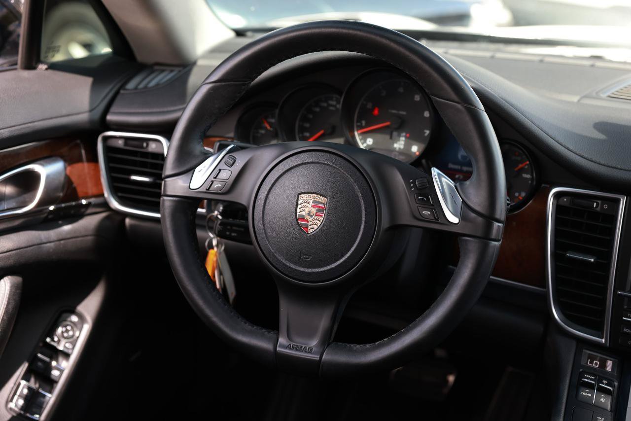 Used 2013 Porsche Panamera image 31