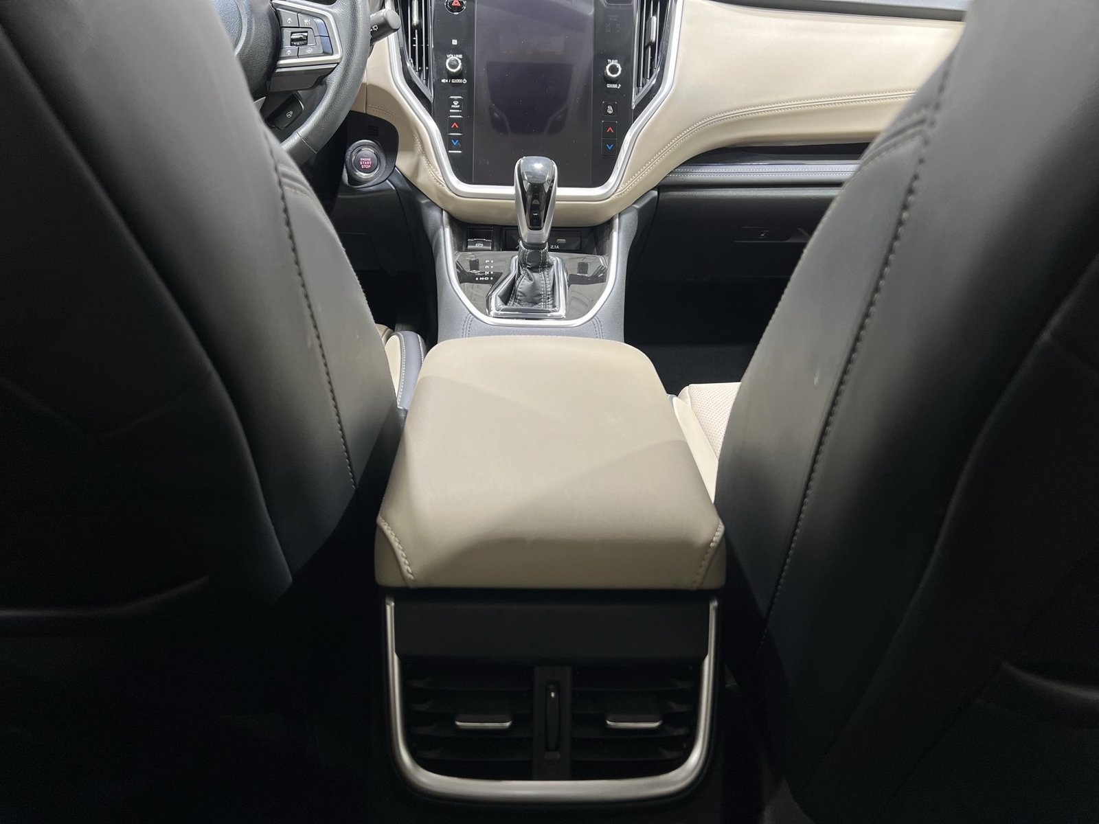 Used 2022 Subaru Outback Limited AWD/4WD image 21