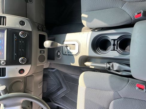 Used 2020 Nissan Frontier SV RWD image 26
