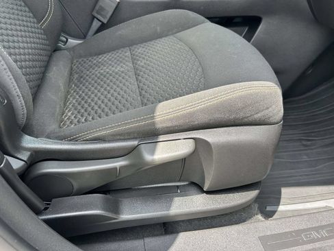Used 2020 GMC Terrain SLE w/ Driver Convenience Package FWD image 18