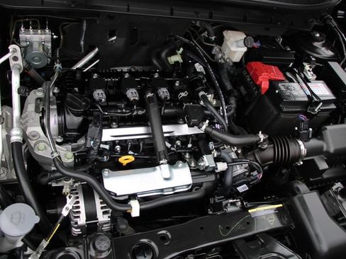 Certified 2025 Nissan Kicks Play S FWD image 31