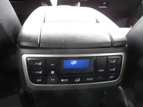 Used 2015 Toyota Highlander Limited Platinum AWD/4WD image 22