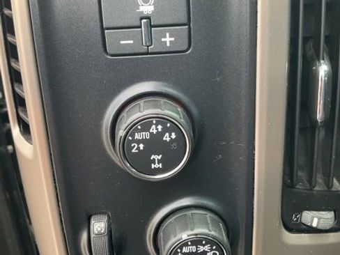 Used 2016 GMC Sierra 1500 Denali w/ Enhanced Driver Alert Package AWD/4WD image 24