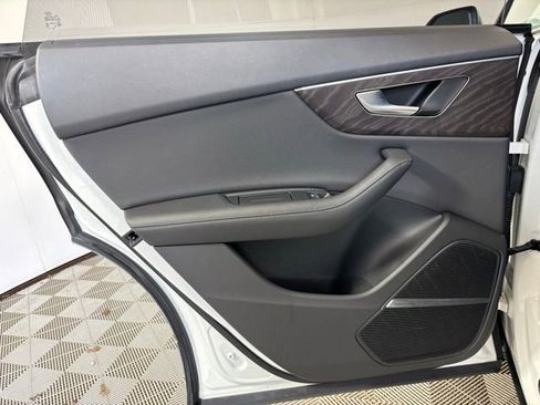 Used 2023 Audi Q8 Prestige image 20