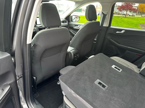 Used 2021 Ford Escape SE w/ SE Sport Appearance Package image 33