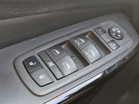 Used 2023 Jeep Cherokee Altitude Lux image 21