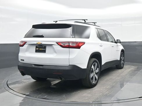 Used 2021 Chevrolet Traverse LT w/ LT Premium Package image 6