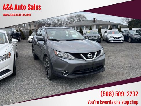 Used 2017 Nissan Rogue Sport SL image 1