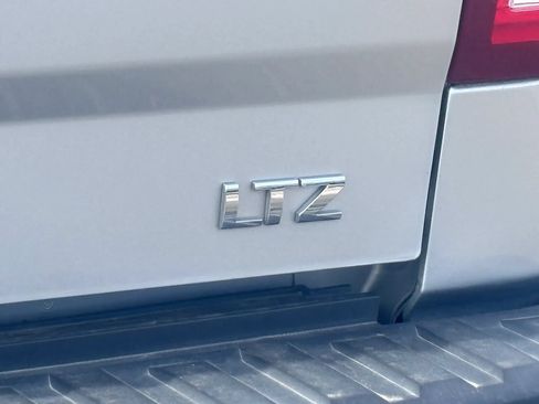 Used 2018 Chevrolet Silverado 1500 LTZ AWD/4WD image 8