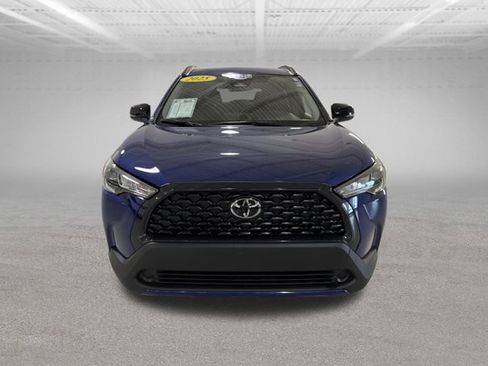 Used 2025 Toyota Corolla Cross LE AWD/4WD image 2