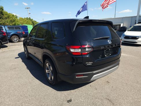 Used 2023 Honda Pilot EX-L image 7
