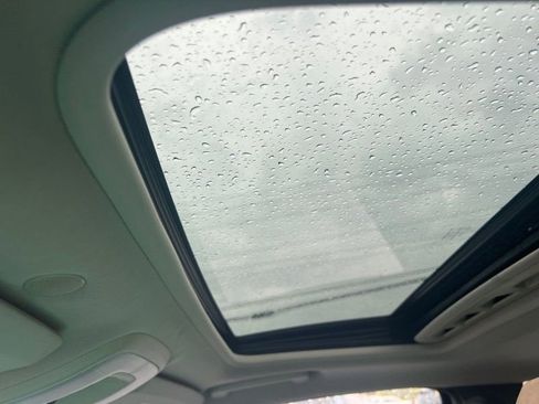 Used 2011 Volvo C30 T5 R-Design image 23