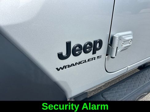 Used 2024 Jeep Wrangler Unlimited Sport AWD/4WD image 20