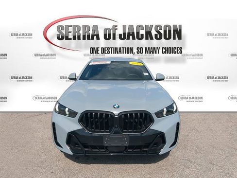 Used 2026 BMW X6 xDrive40i AWD/4WD image 3