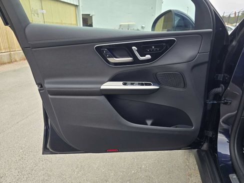 Used 2023 Mercedes-Benz GLC 300 4MATIC image 19