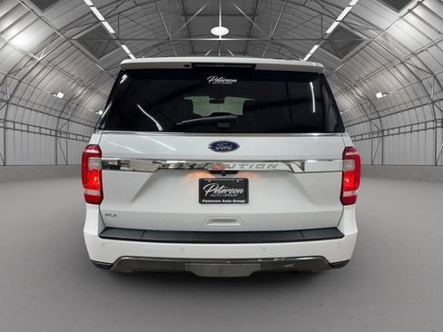 Used 2019 Ford Expedition XLT w/ Equipment Group 202A AWD/4WD image 4