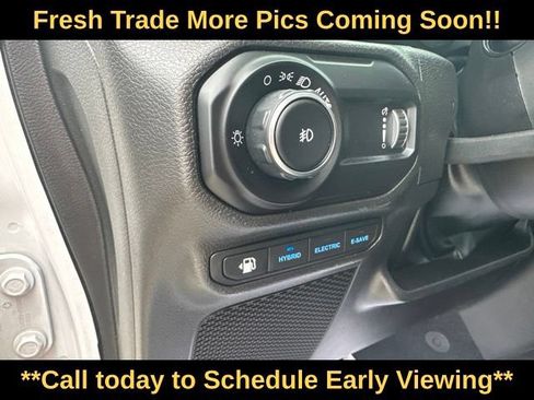 Used 2023 Jeep Wrangler Unlimited Sahara w/ Cold Weather Group AWD/4WD image 4