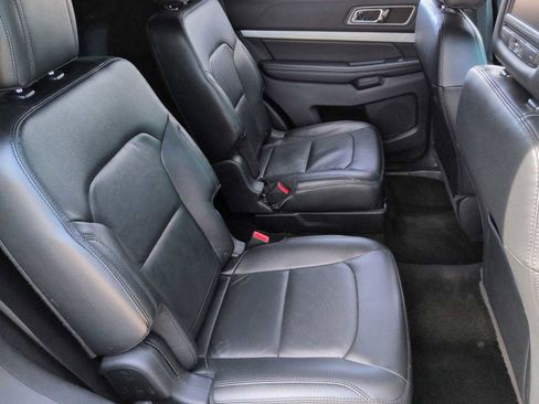 Used 2016 Ford Explorer XLT w/ Equipment Group 202A image 21