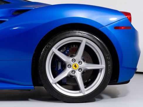 Used 2018 Ferrari 488 GTB image 14