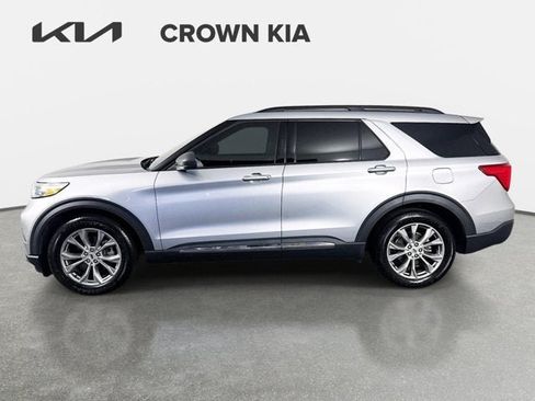 Used 2022 Ford Explorer XLT w/ Equipment Group 202A RWD image 9