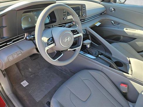 New 2026 Hyundai Elantra SE image 3