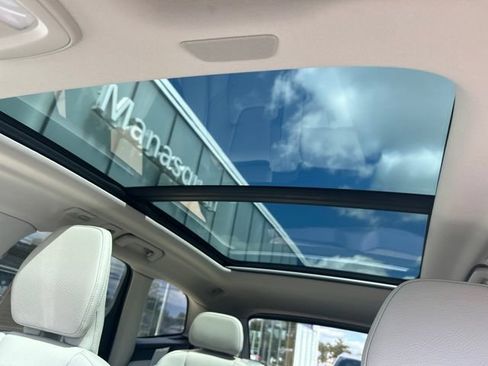 Certified 2023 Volvo XC60 B5 Plus w/ Climate Package AWD/4WD image 29