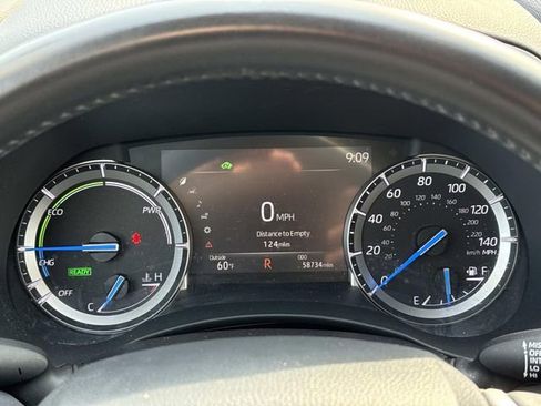 Used 2022 Toyota Highlander XLE image 28