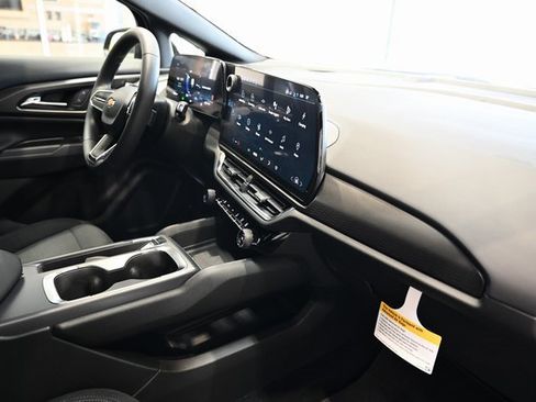 New 2026 Chevrolet Equinox EV LT image 13