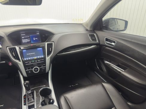 Used 2020 Acura TLX image 12