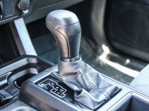 Used 2021 Toyota Tacoma SR AWD/4WD image 19