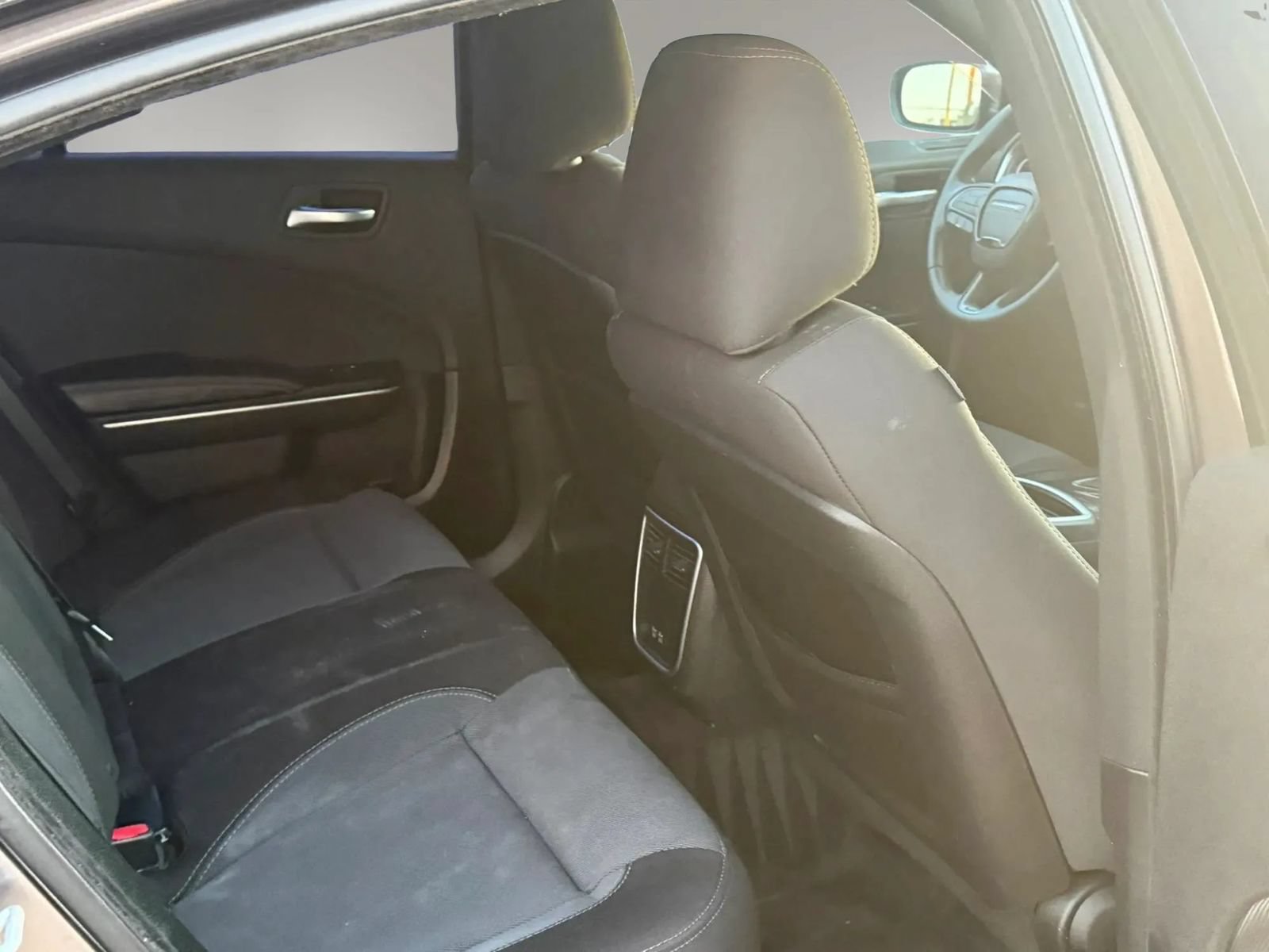 Used 2018 Dodge Charger SXT RWD image 17