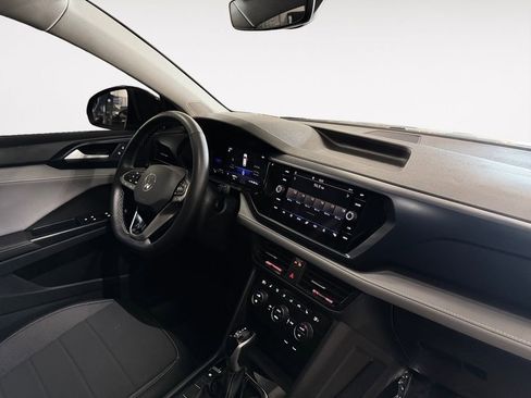 Used 2024 Volkswagen Taos SE image 9