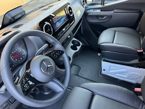 New 2026 Mercedes-Benz Sprinter 2500 image 9