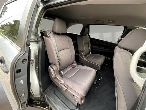Used 2018 Honda Odyssey LX image 23