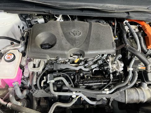 Used 2022 Toyota Sienna XLE w/ XLE Plus Package AWD/4WD image 32