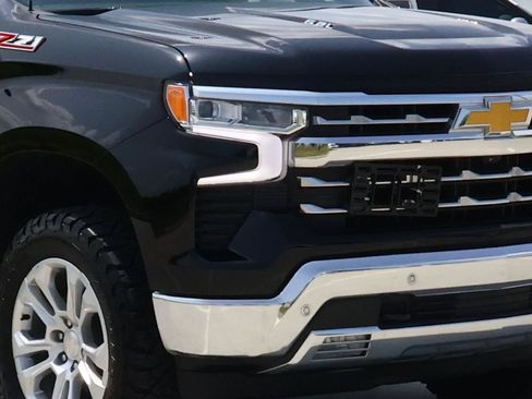 Used 2024 Chevrolet Silverado 1500 LTZ AWD/4WD image 7