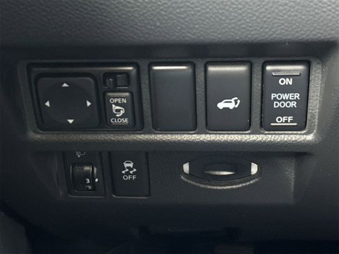 Used 2017 INFINITI QX70 2WD image 32