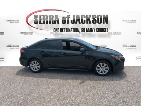 Used 2021 Toyota Corolla LE FWD image 9