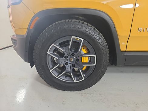 Used 2022 Rivian R1T Launch Edition AWD/4WD image 9