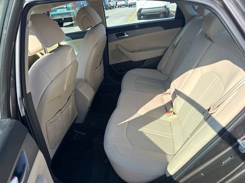 Used 2017 Hyundai Sonata SE FWD image 13