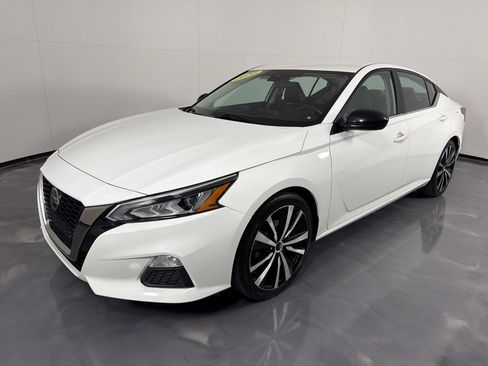 Used 2020 Nissan Altima 2.5 SR FWD image 9