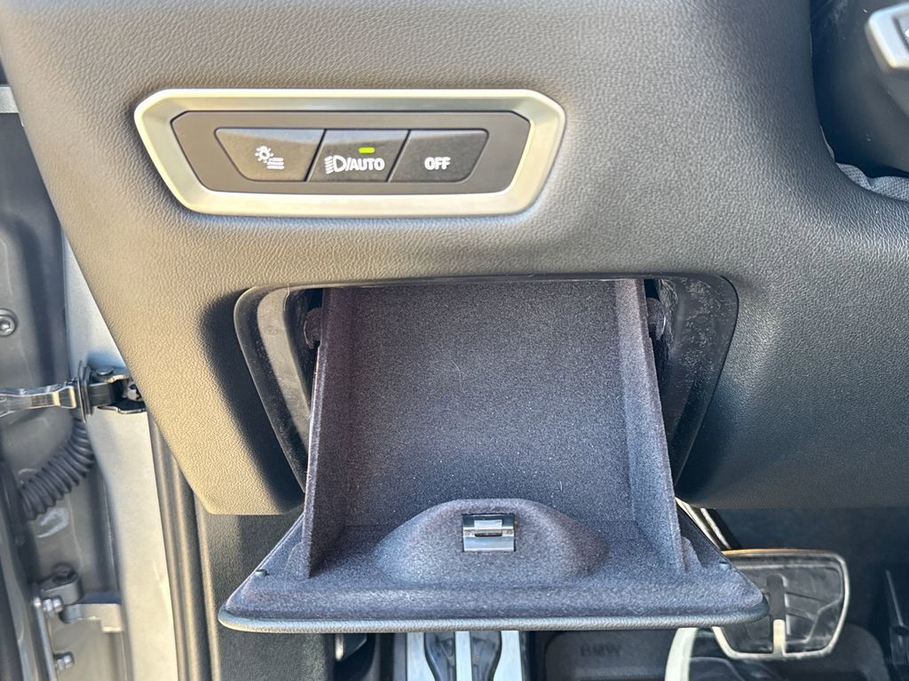 Used 2025 BMW X7 M60i AWD/4WD image 36