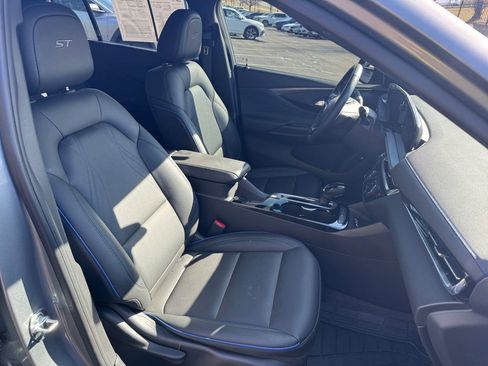 Used 2025 Buick Envista Sport Touring w/ Convenience I Package image 18