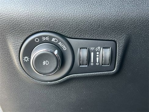 New 2026 Jeep Compass Latitude image 15