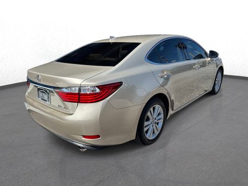 Used 2015 Lexus ES 350 w/ Premium Package FWD image 3