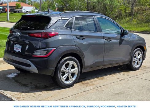 Used 2023 Hyundai Kona SEL w/ Convenience Package FWD image 3