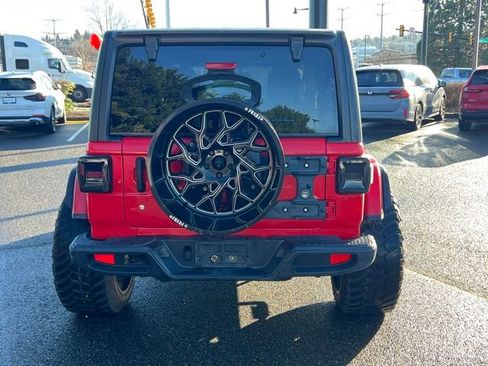 Used 2019 Jeep Wrangler Unlimited Sahara w/ Uconnect 4C Nav & Sound Group image 9