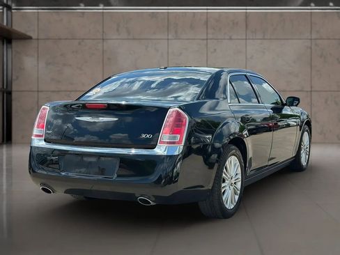 Used 2014 Chrysler 300 AWD image 2